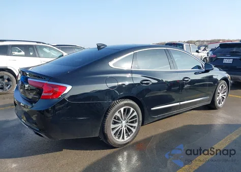 2017 Buick Lacrosse Essence z USA, uszkodzony, nr VIN 1G4ZP5SS4HU183028